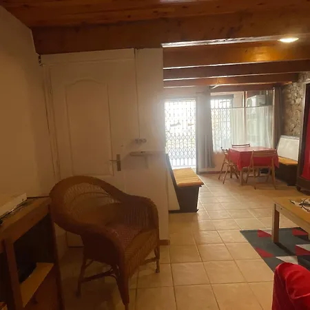 Holiday home Charmante Maison De Village A Proche Commodites - Fr-1-732-92