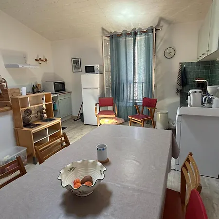 펜션 Charmante Maison De Village A Proche Commodites - Fr-1-732-92