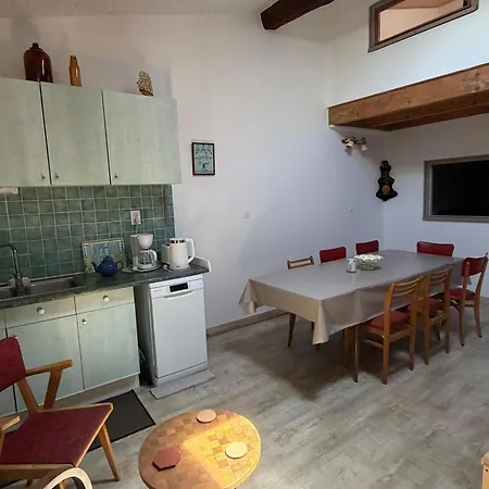 Charmante Maison De Village A Proche Commodites - Fr-1-732-92
