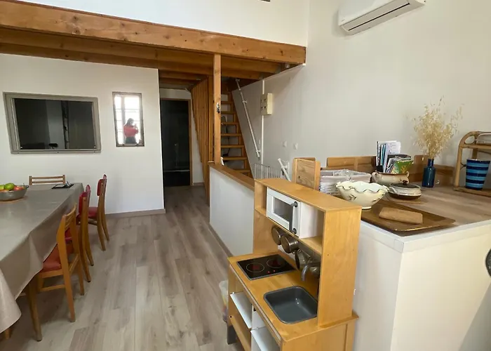 펜션 Charmante Maison De Village A Proche Commodites - Fr-1-732-92 *